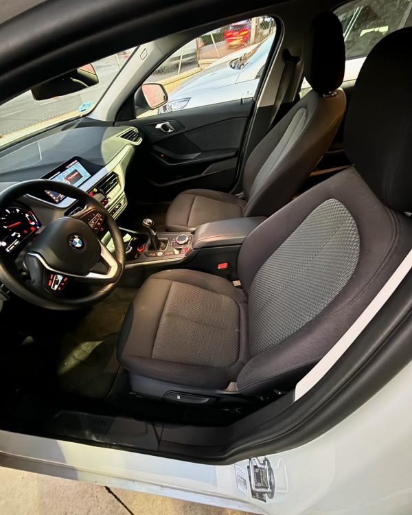 BMW Serie 1 116d interior asientos delanteros
